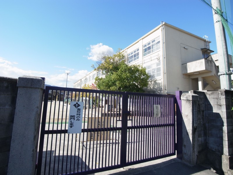小学校　京都市立上賀茂小学校（小学校）まで960m