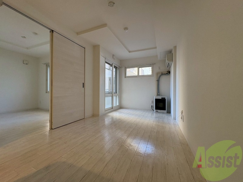 居室・リビング　広くてキレイなお部屋が広がっていて、充実した生活が送れそう。