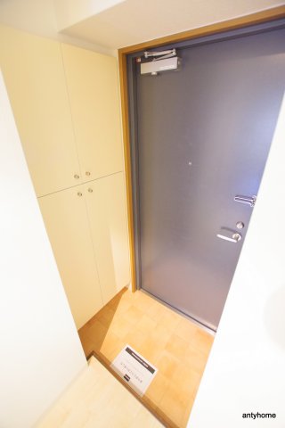 ＪＲ東西線 新福島駅 徒歩4分 10階建 築27年の玄関写真