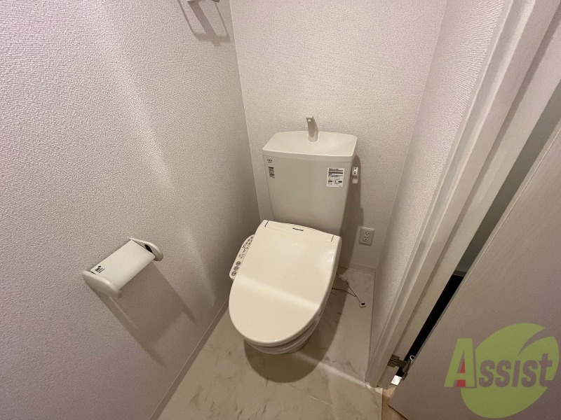 トイレ　こちらはトイレです。清潔感があり、安心して使用できます。