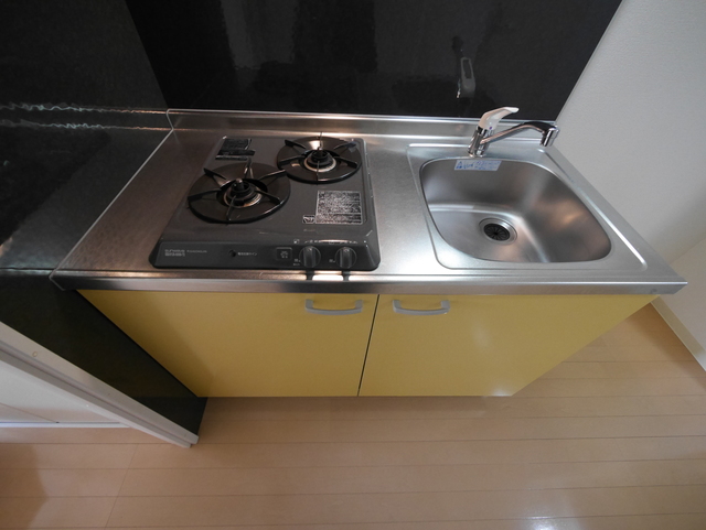 キッチン　２口コンロで毎日のお料理も楽しめます♪