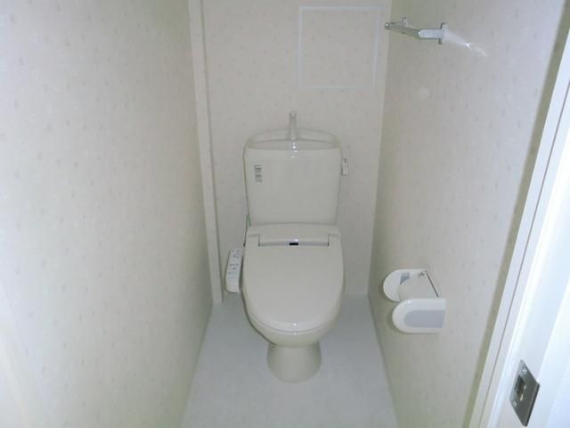 トイレ　★ウォシュレット付きのトイレです★