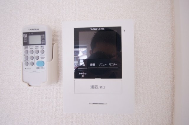 セキュリティ　来訪者が確認できる女性に安心の「TVモニターホン」