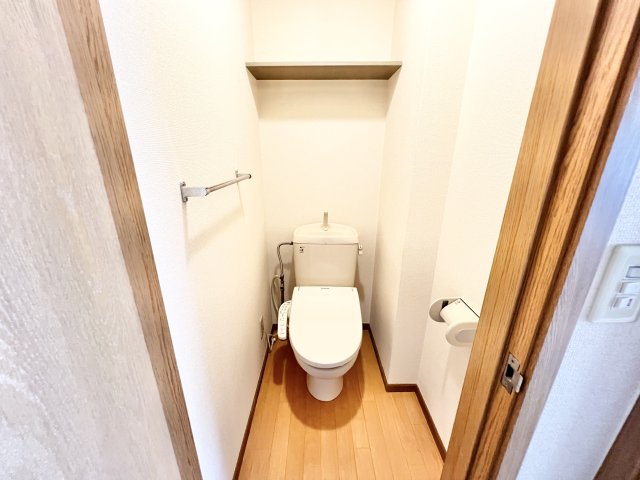 トイレ　※別部屋参考写真