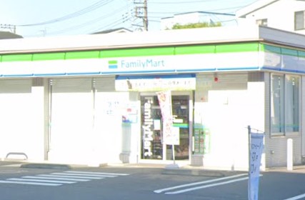 コンビニ　ファミリーマート 川崎田町店（コンビニ）まで26m