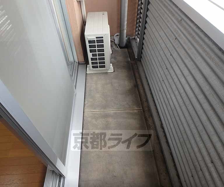 【京都市西京区山田畑田町のマンションのバルコニー】