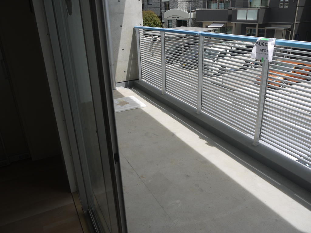 バルコニー　※写真は別のお部屋です。現状を優先させていただきます。
