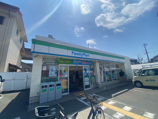 コンビニ　ファミリーマート大東大野店（コンビニ）まで428m
