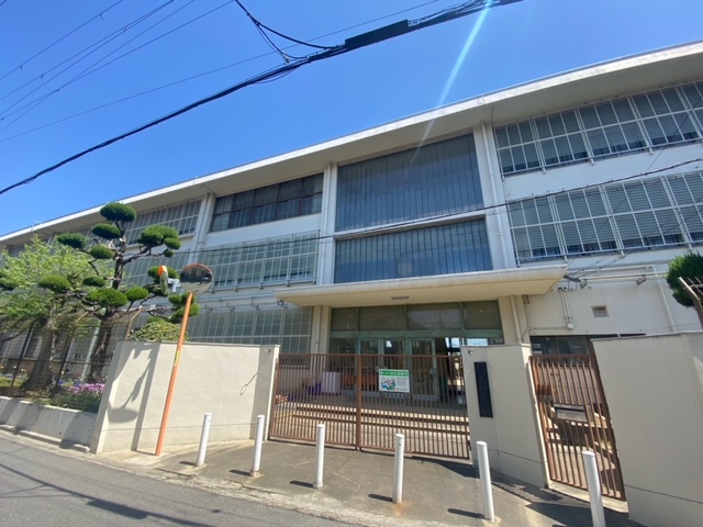 小学校　大東市立南郷小学校（小学校）まで934m