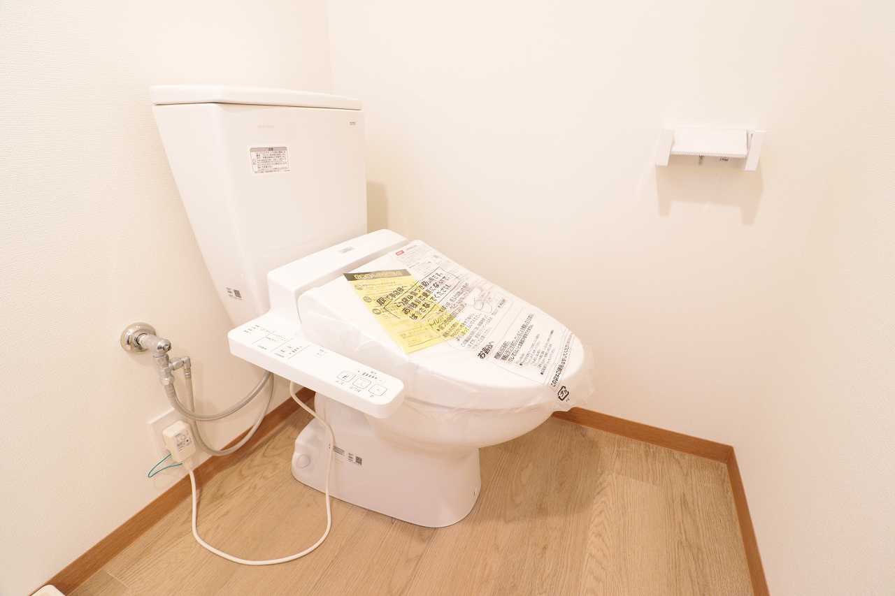 トイレ　※同建物別部屋内装写真