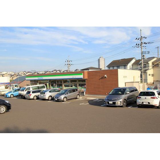 コンビニ　ファミリーマート東勝山二丁目店（コンビニ）まで246m