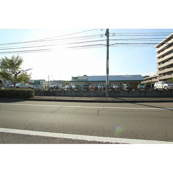 スーパー　ＣＯＯＰ　ＭＩＹＡＧＩ虹の丘店（スーパー）まで906m