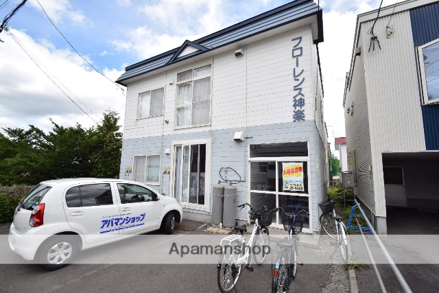 駐車場　ロビー