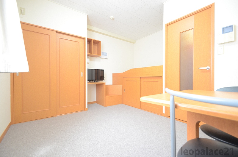 居室・リビング　物件同タイプの写真です。