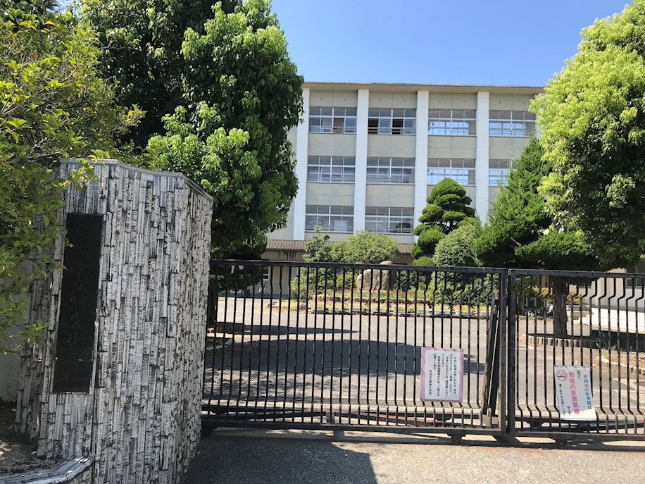 【メゾンラベール本町の小学校】