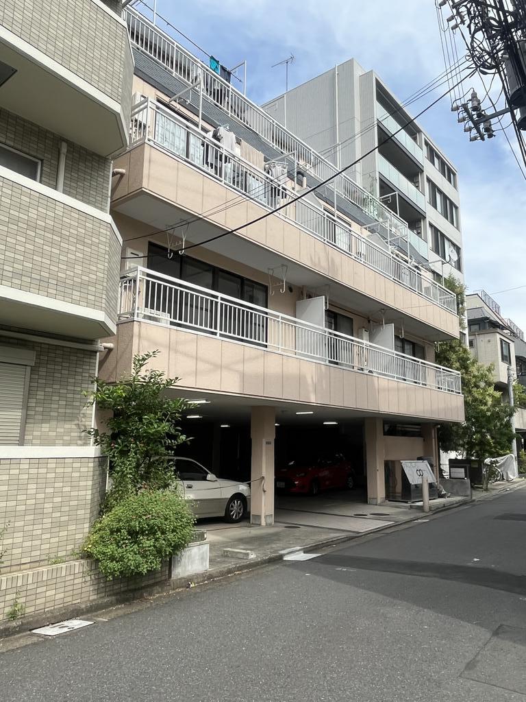 建物外観　駐車場・駐輪場整備してあります