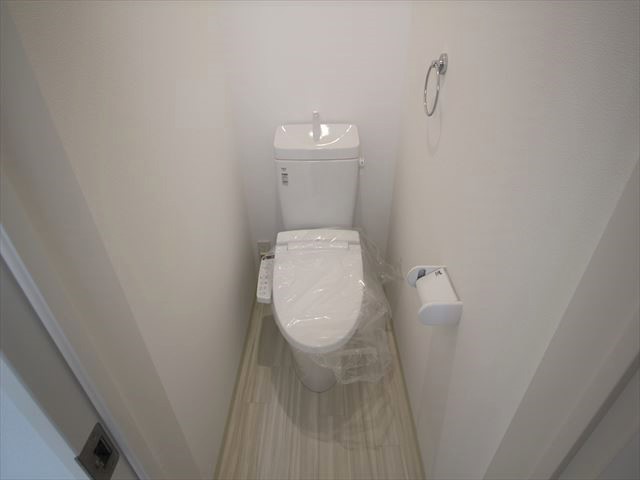 トイレ　反転したお部屋の写真です。