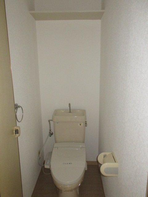 トイレ　温水洗浄便座