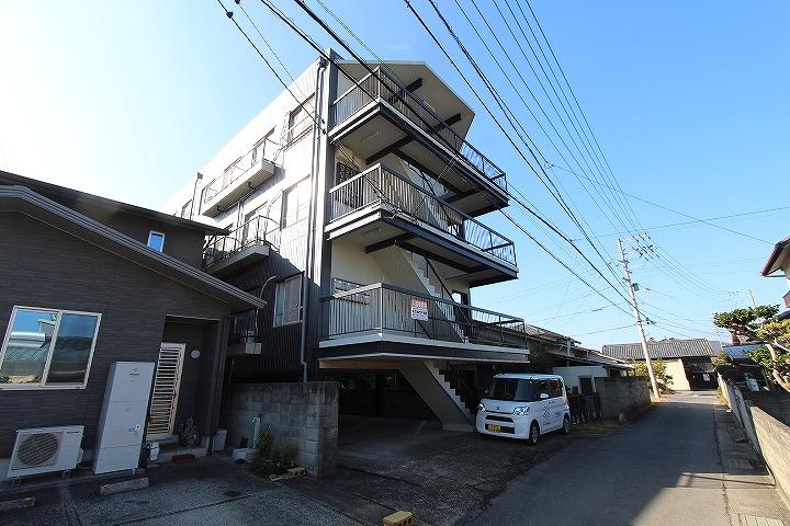 万亀マンションの建物外観