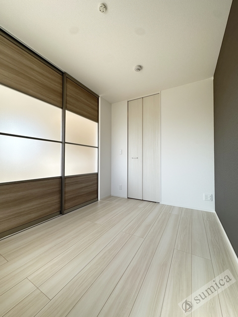 その他部屋・スペース　アクセントクロスがオシャレを演出♪