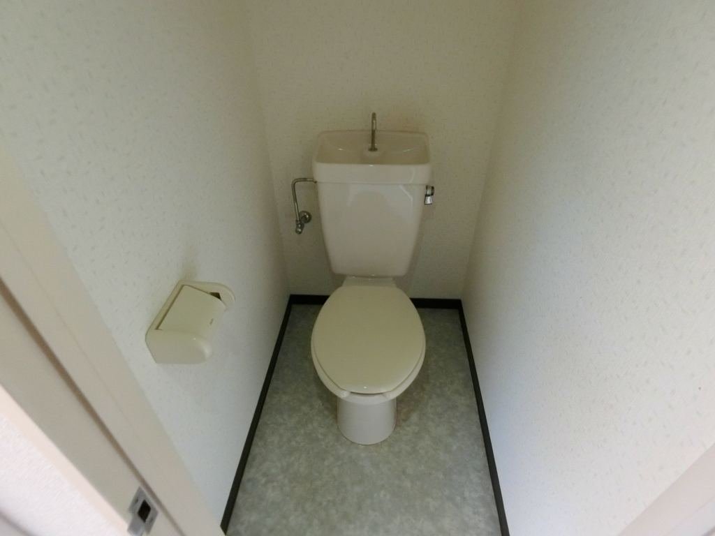 トイレ　普通のトイレです。