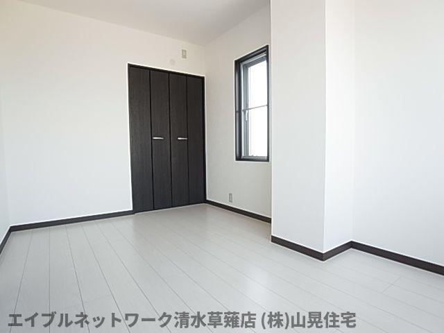 その他部屋・スペース　広くて明るい寝室