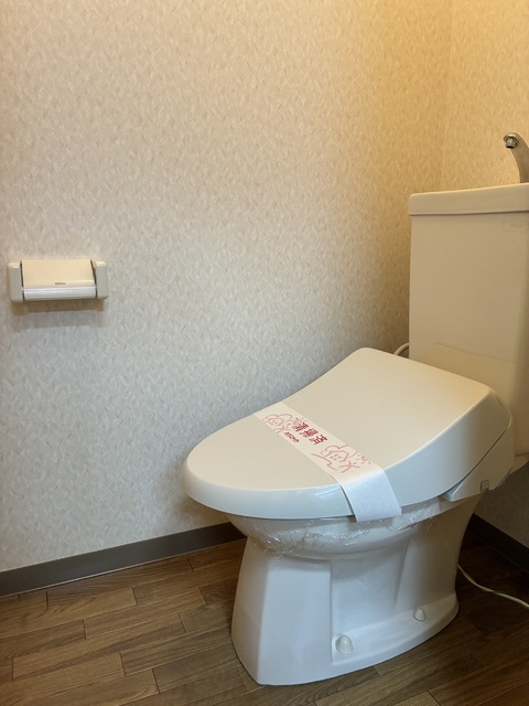 トイレ　温水洗浄便座