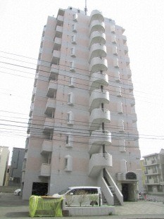 北海道札幌市中央区南六条西１７（マンション）の賃貸物件の外観