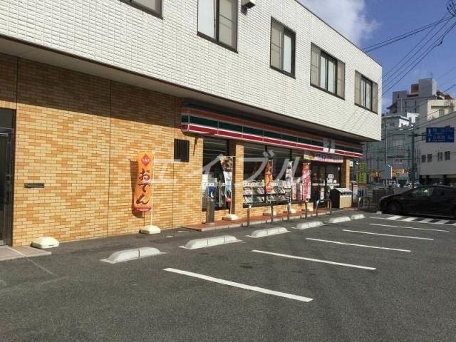 【ＪＲＢハイツ倉敷駅前のコンビニ】