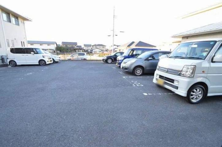 駐車場　駐車場