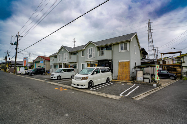 岡山市東区金岡西町のアパートの建物外観