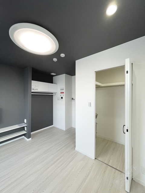 収納　広々ウォークインクローゼット