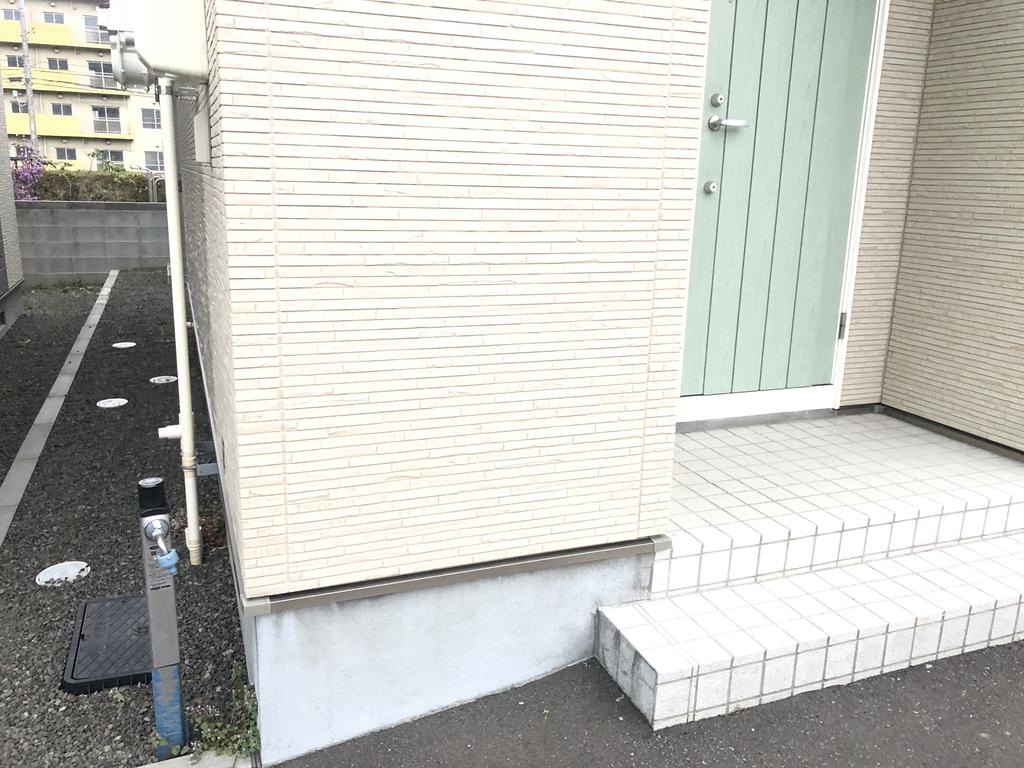 宮の森3-10 一戸建1-16の外観写真