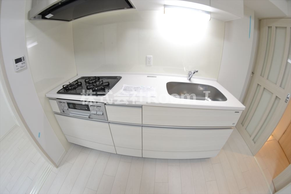 キッチン　コンパクトなキッチンで掃除もラクラク