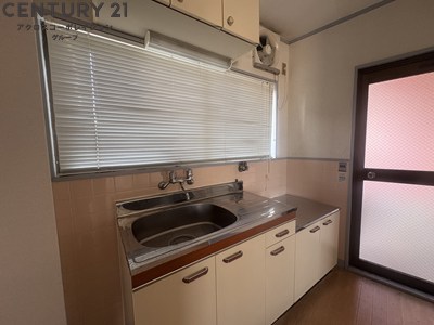 キッチン　収納スペース豊富なキッチンです。