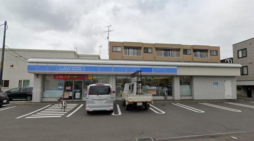 コンビニ　ローソン札幌新琴似１２条店（コンビニ）まで657m
