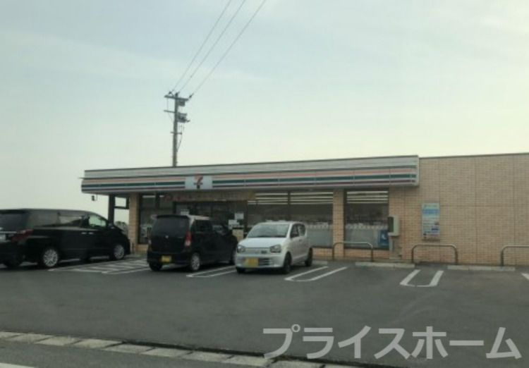 【グランステージ宇美駅前のコンビニ】