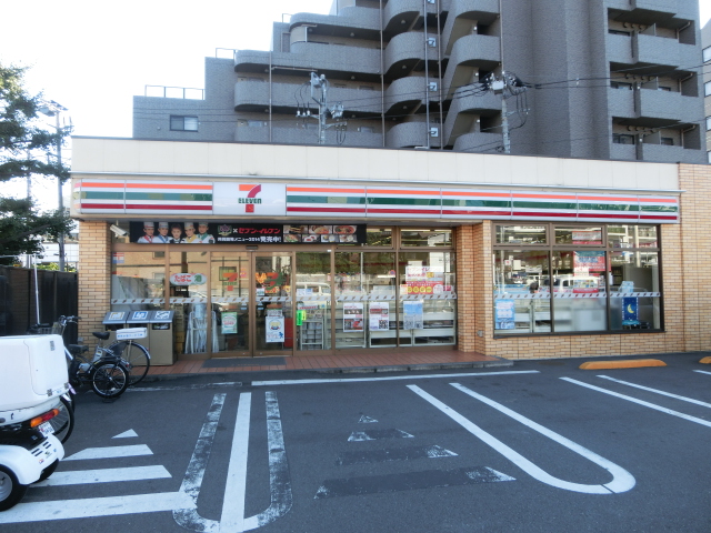 コンビニ　セブンイレブン新宿下落合駅北店（コンビニ）まで299m