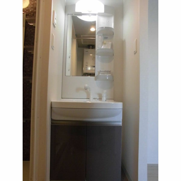 洗面設備　シャワードレッサー付きです！