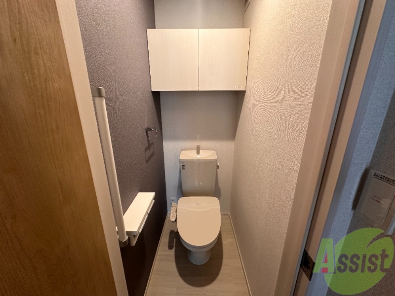 トイレ　トイレは嬉しいウォシュレット機能付きです。