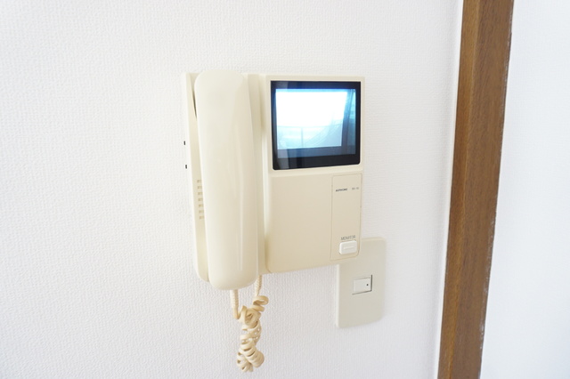 セキュリティ　来客時も安心のＴＶモニタ付インターホンです☆