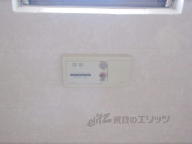 その他設備　給湯器リモコン