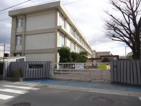 【エリツィン坂元町の小学校】