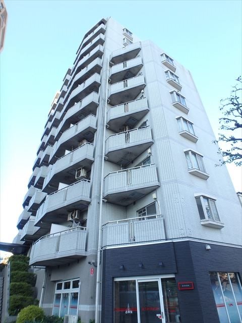 【川口市本町のマンションの建物外観】