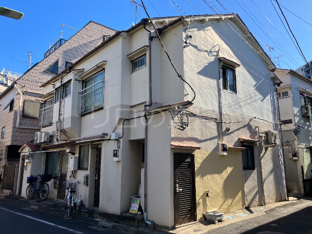 大田区大森西のアパートの建物外観