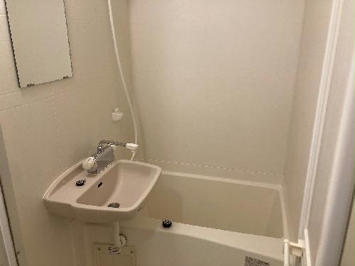 バス・シャワールーム　設備仕様は号室により異なる為、現況を優先致します。