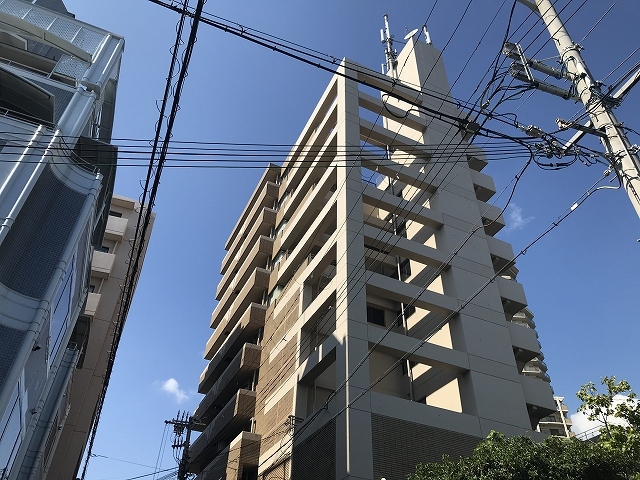 【住吉東町ハイツの建物外観】