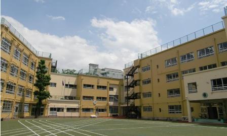 【豊島区高田のマンションの小学校】