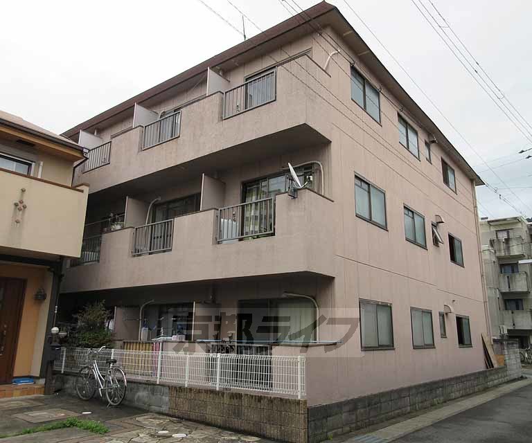 京都市山科区大宅辻脇町のマンションの建物外観