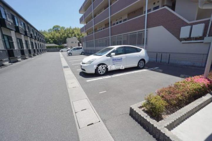 駐車場　駐車場